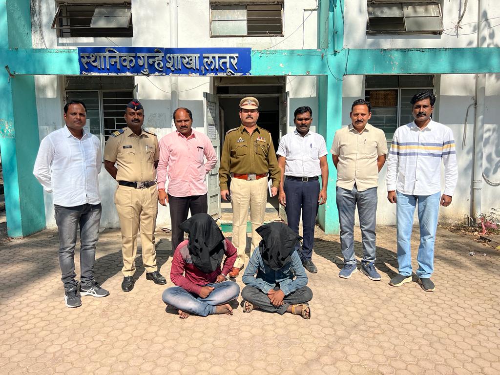 तलवार घेऊन फिरणारा युवक अटक