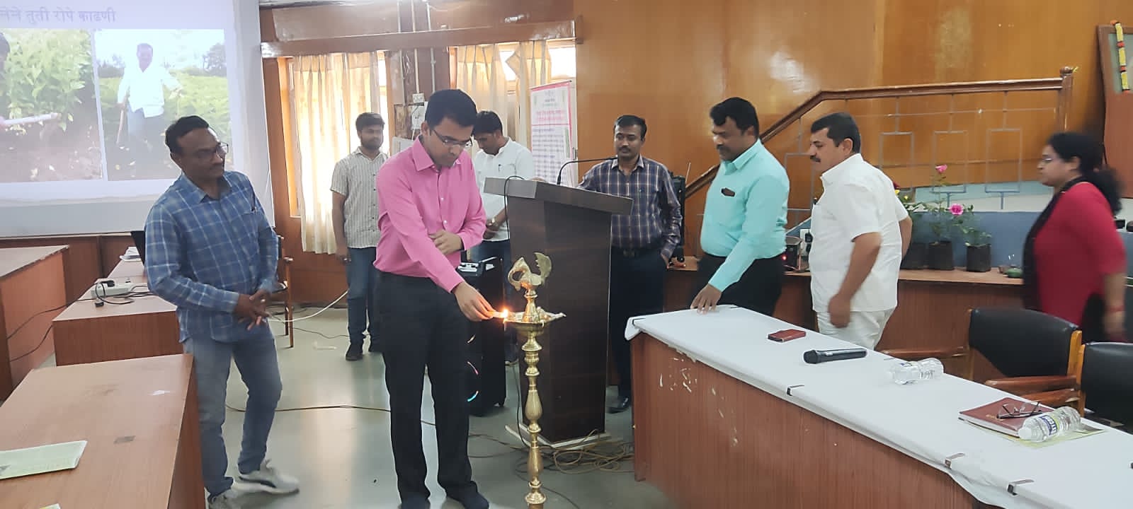 रेशीम शेतीसाठी अनुभवी शेतकऱ्यांचे मार्गदर्शन महत्वपूर्ण-डॉ सचिन ओंबासे