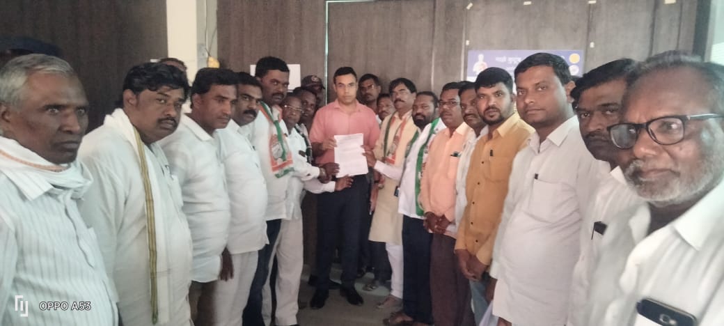 लातूर जिल्हा काँग्रेस अनुसूचित जाती विभागाकडून जिल्हाधिकाऱ्यांना निवेदन सादर