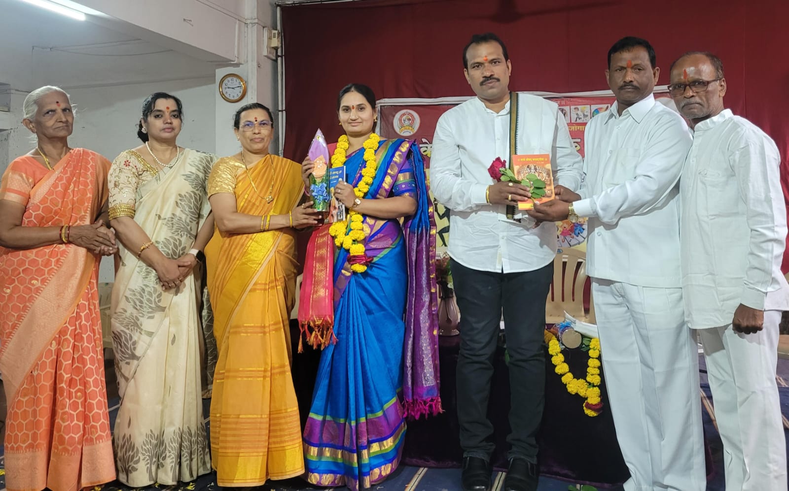 सेवानिवृत्त शिक्षकांचा सत्कार करुन केशवराज शाळेत शिक्षक दिन साजरा.