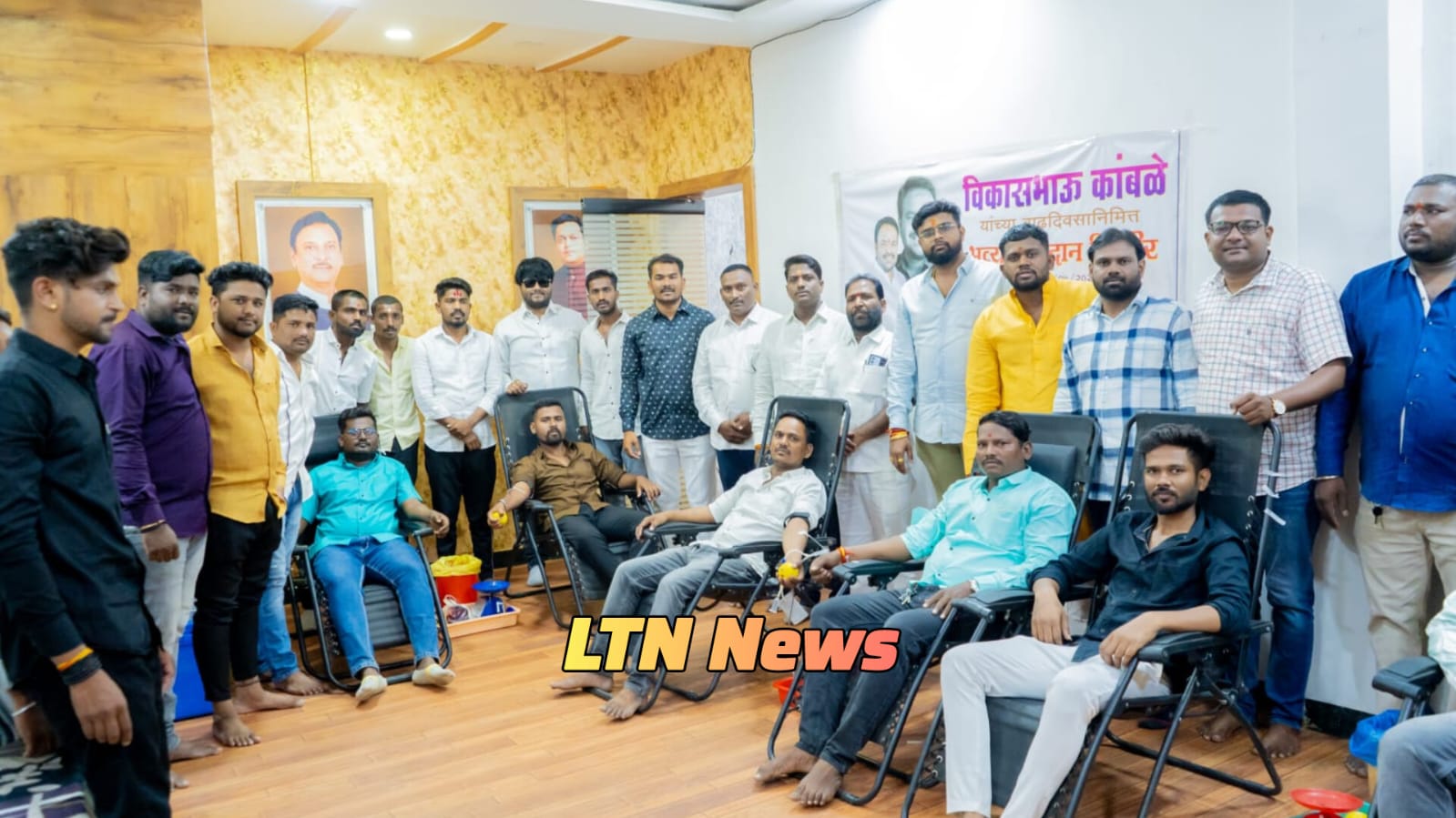 विकास कांबळेंच्या वाढदिवसानिमित्त ५२ जणांचे रक्तदान