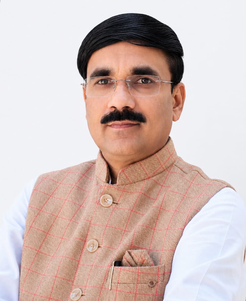 लातूरच्या शिरपेचात मानाचा तुरा: शिक्षक शिवलिंग नागापुरे यांना 'शिक्षणशास्त्र' विषयात पीएच.डी.