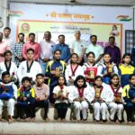 लातूर: शैलेशजी लाहोटी यांच्या वाढदिवसानिमित्त तायक्वांदो खेळाडूंचा गौरव; ‘अञिवरद प्रतिष्ठान’चा स्तुत्य उपक्रम